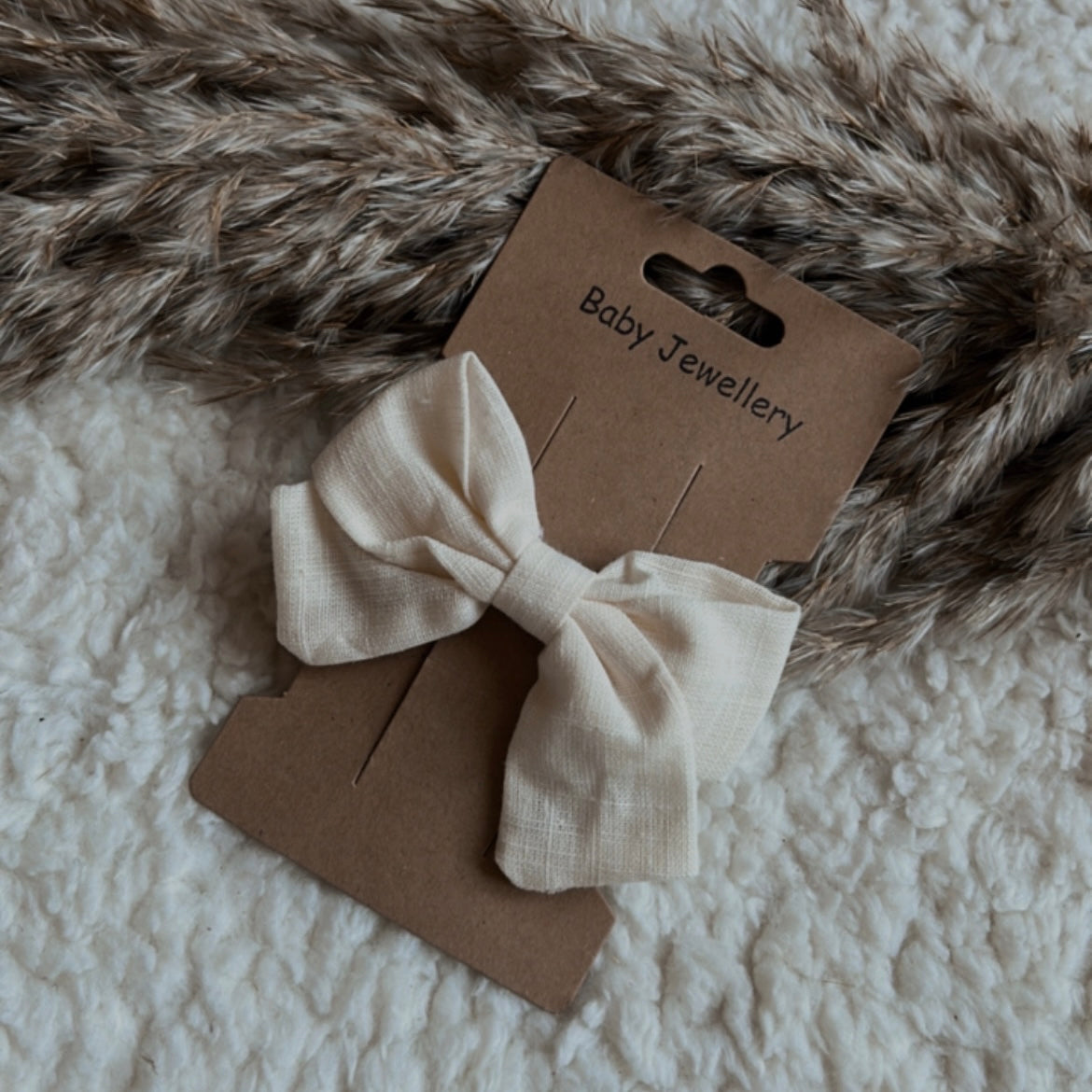 Haarspeldje strik beige alligator - 2