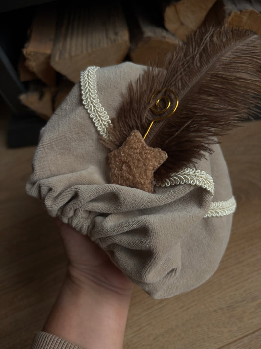 Luxe pietenmuts - Beige met ster