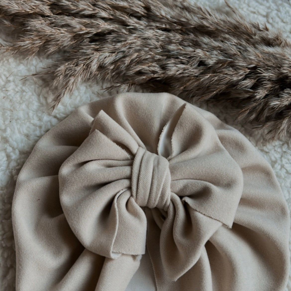 Tulbandje strik beige