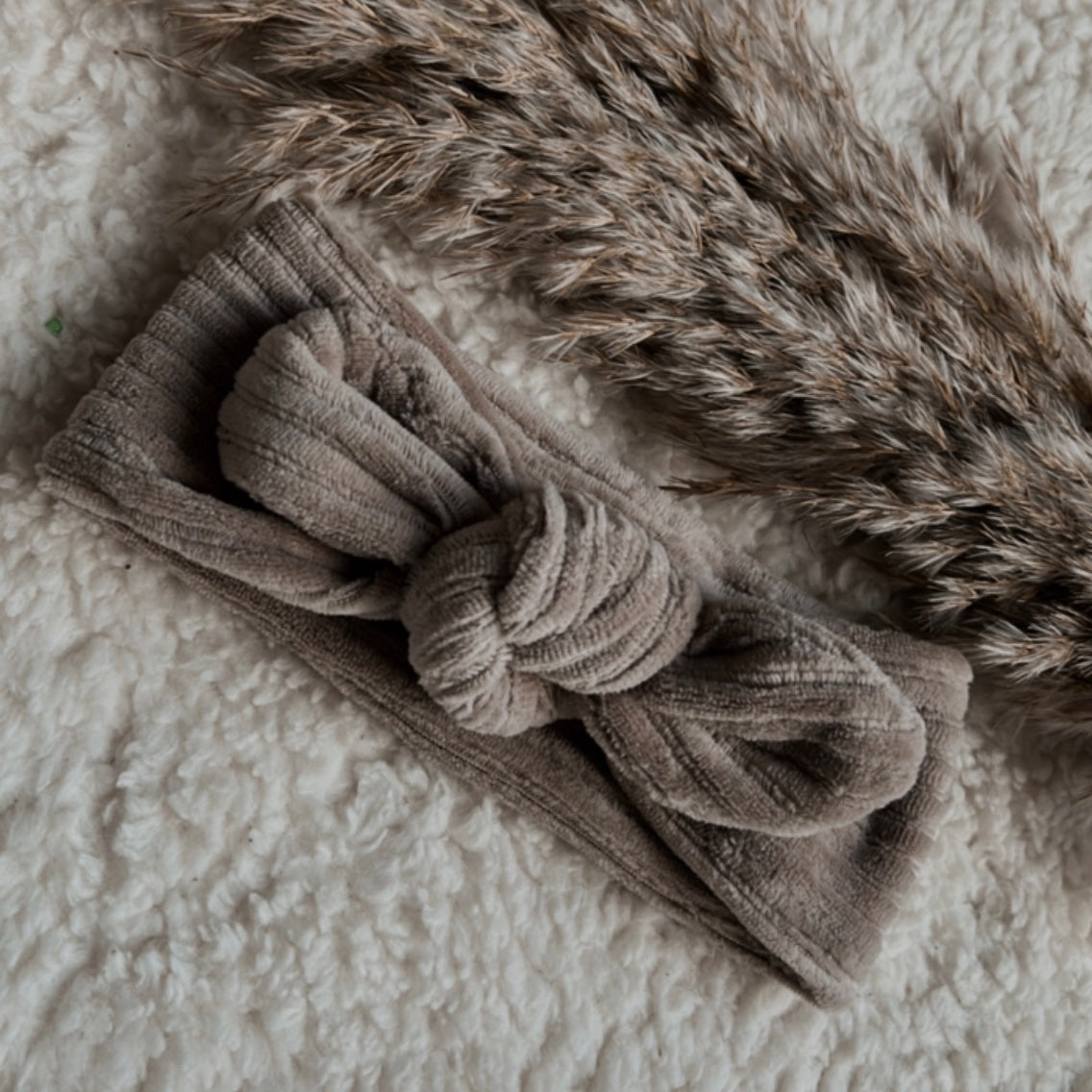 Haarband knoop zachte ribstof taupe