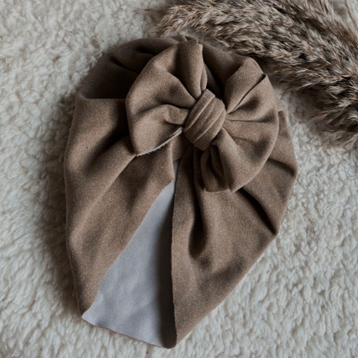 Tulbandje strik taupe
