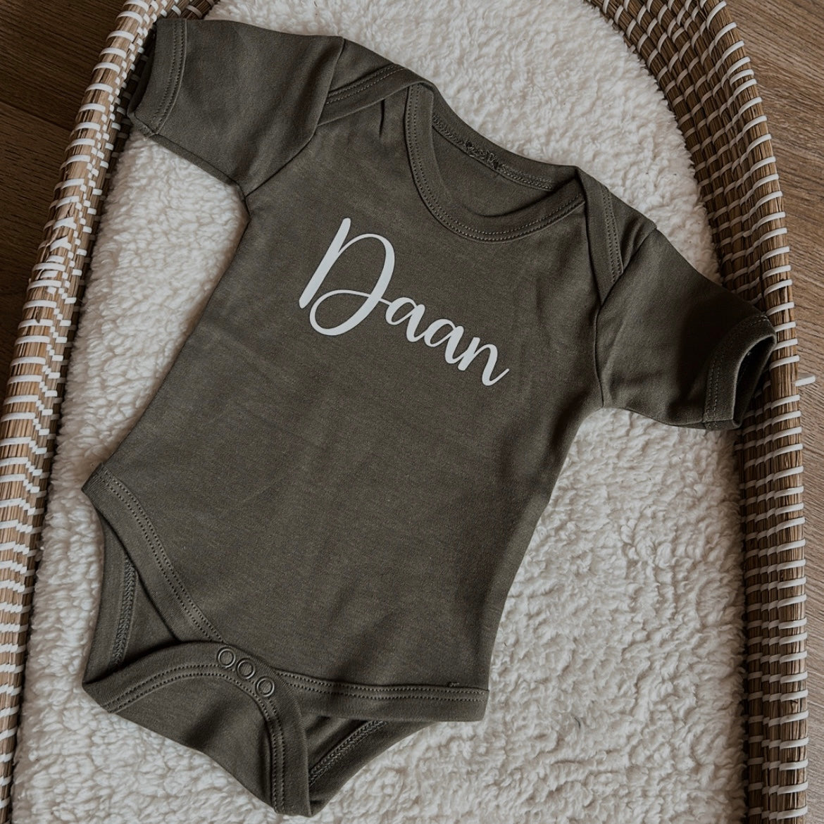 Romper met naam | Legergroen