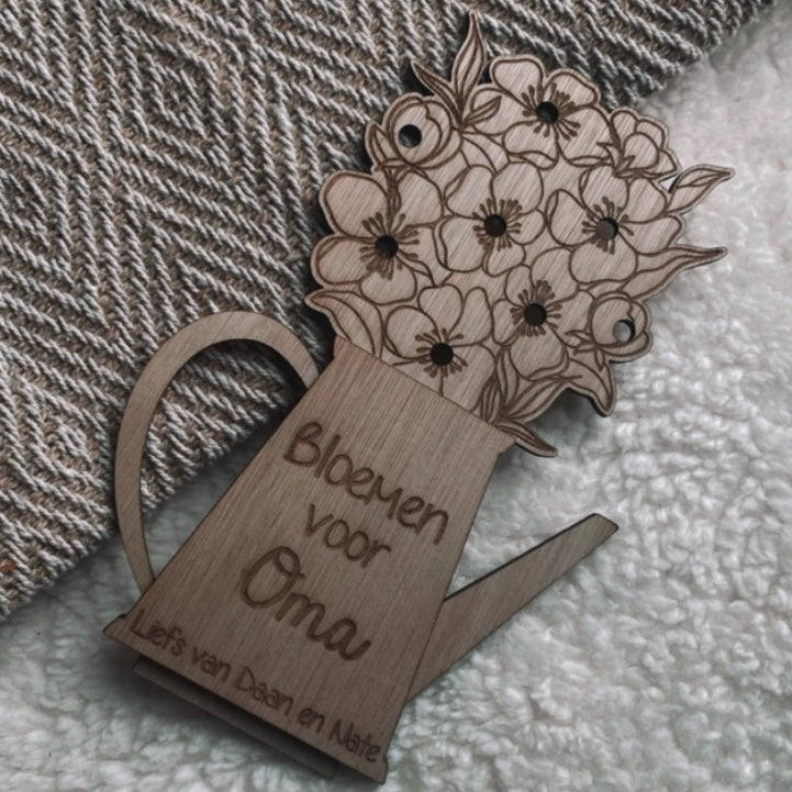 Bloemen in gieter | hout