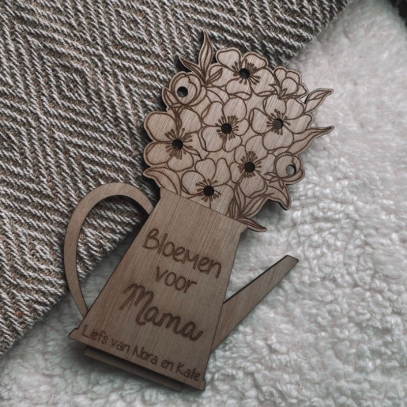Bloemen in gieter | hout