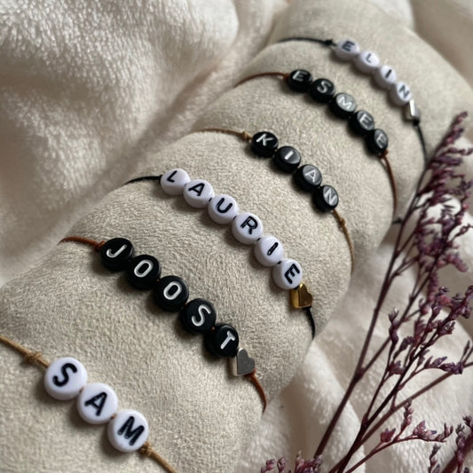 Naam armbandje dun elastiek
