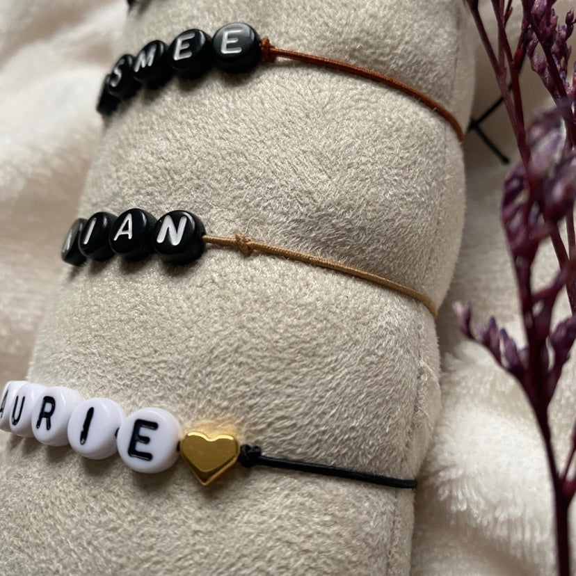 Naam armbandje dun elastiek