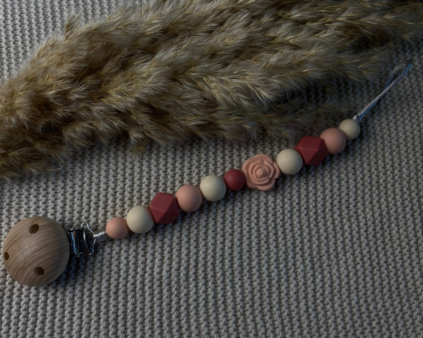 Speenkoord zonder naam | bloem roze tinten