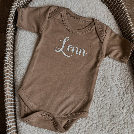 Romper met naam | Camel bruin