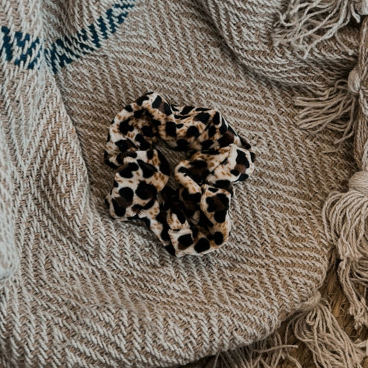 Scrunchie tijgerprint grote stippen