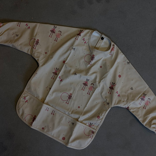 Waterproof slab met mouwen – verstelbaar (0–4 jaar) popjes
