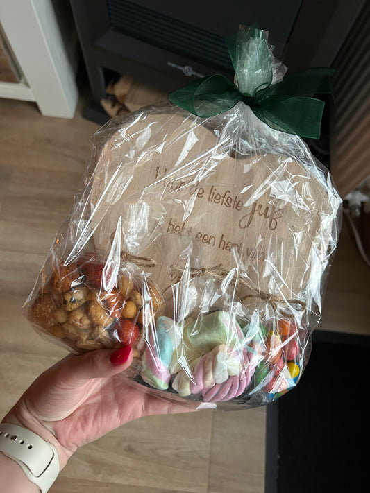 Borrel plankje - Lieve juf, je hebt een hart van goud!