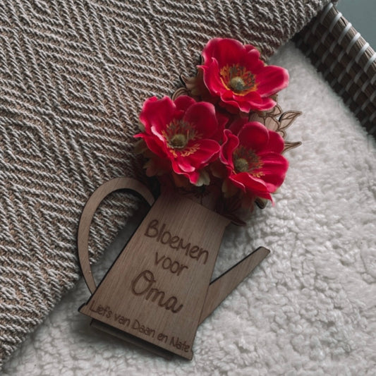 Bloemen in gieter | hout