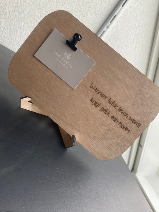 Houten standaard voor bordjes