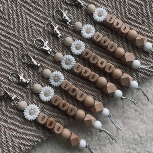 Sleutelhanger | Bloem wit & houten letters