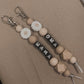 Sleutelhanger | Bloem wit & zwarte letters
